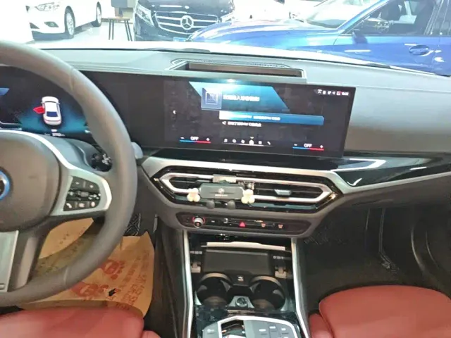 BMW i3 — Фото автомобиля 12