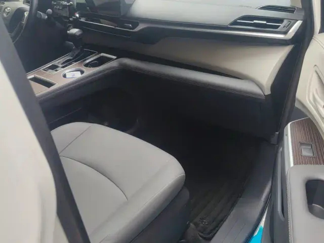Toyota Granvia — Фото автомобиля 8