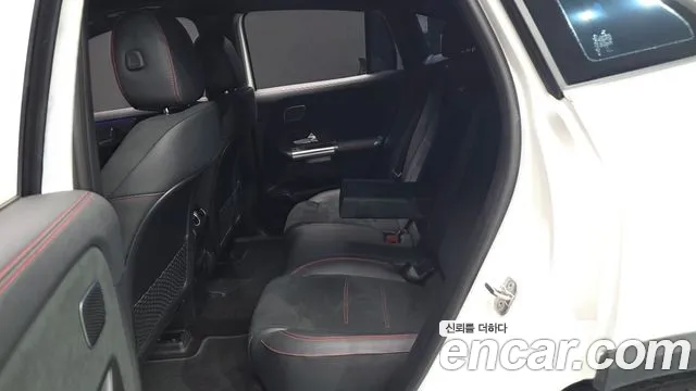 Mercedes-Benz EQA — Фото автомобиля 12