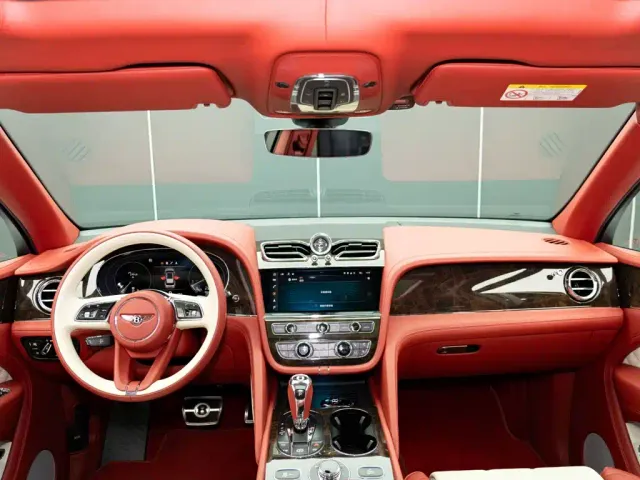 Bentley Bentayga — Фото автомобиля 16