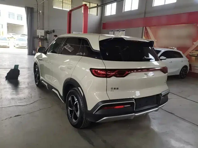 BYD Yuan UP — Фото автомобиля 4