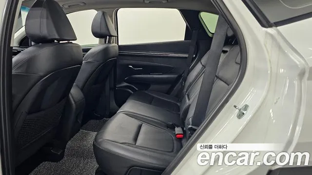 Hyundai Tucson Tucson (NX4) Дизель 2.0 2WD — Фото автомобиля 24