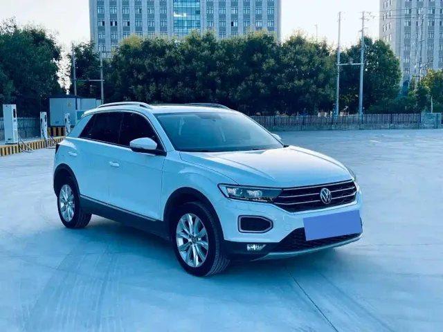 Volkswagen T-Roc — Фото автомобиля 4