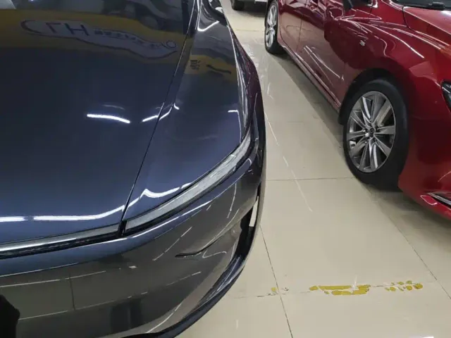 Tesla Model Y — Фото автомобиля 23