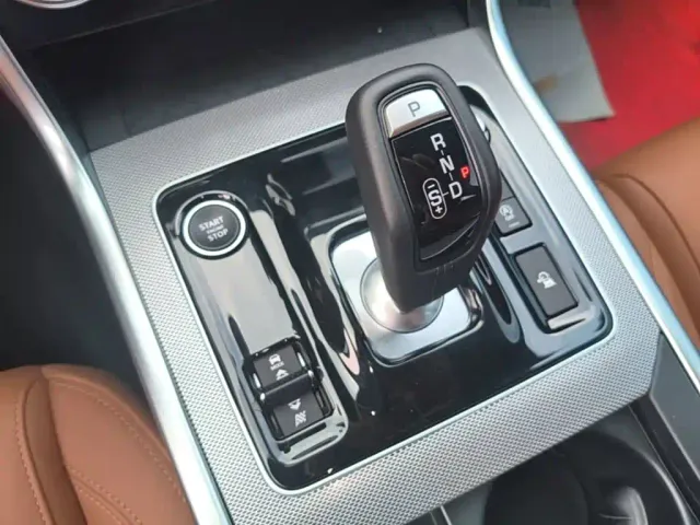 Jaguar XEL — Фото автомобиля 13