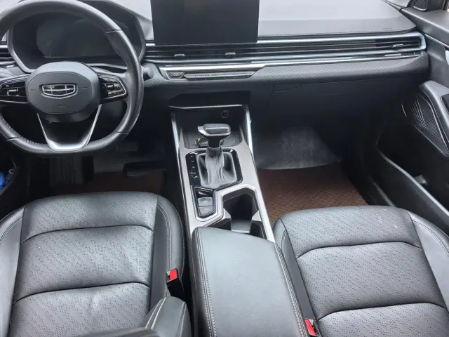 Geely Emgrand — Фото автомобиля 7
