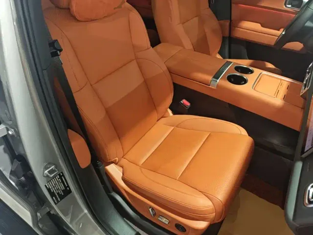 Li Auto L6 — Фото автомобиля 24