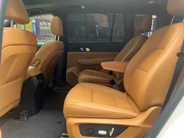 Li Auto ONE — Фото автомобиля 7