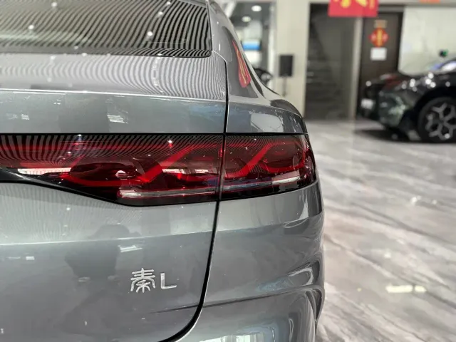 BYD Qin L — Фото автомобиля 27