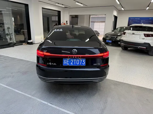 Volkswagen Passat — Фото автомобиля 5