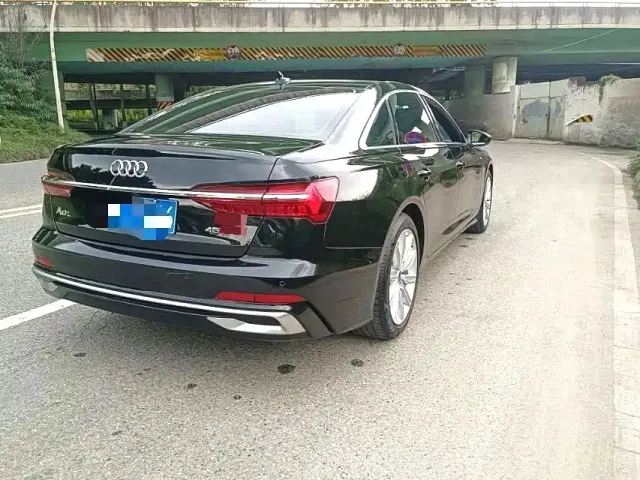 Audi A6L — Фото автомобиля 14