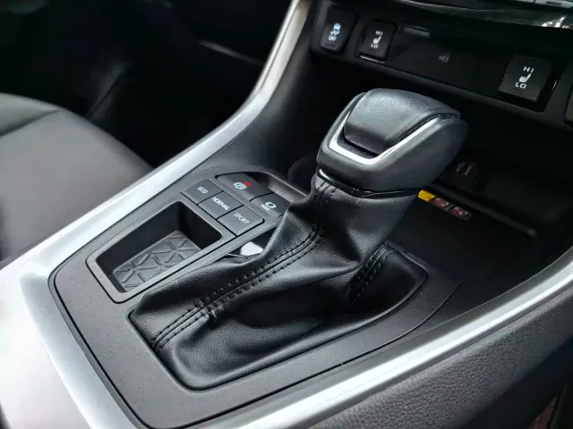 Toyota RAV4 — Фото автомобиля 16