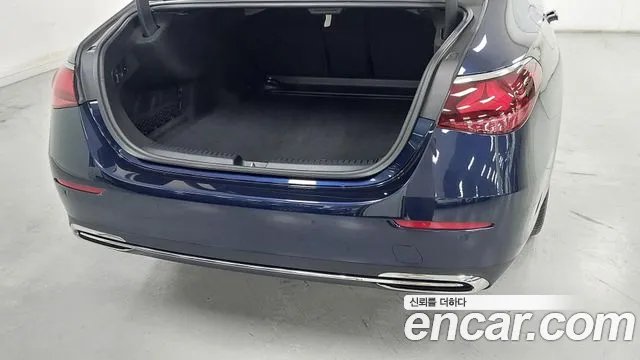 Mercedes-Benz E-Class E-класс W214 E300 4MATIC Exclusive — Фото автомобиля 11