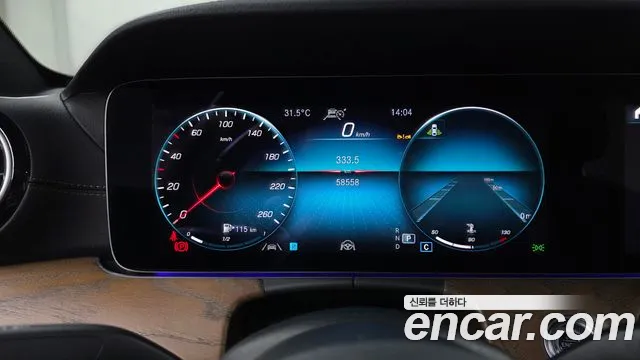 Mercedes-Benz E-Class — Фото автомобиля 8