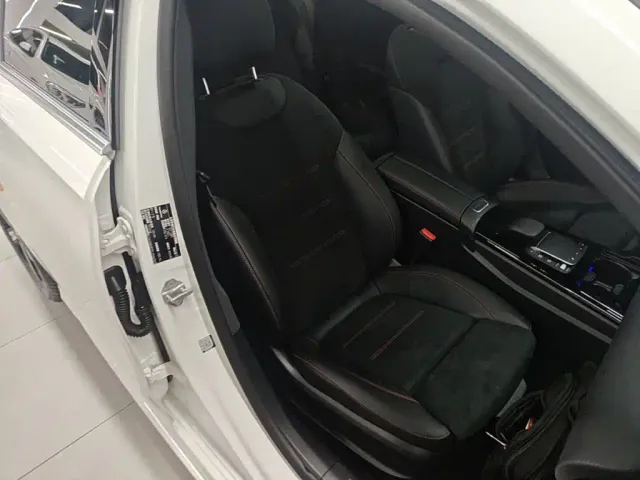 Mercedes-Benz A-Class — Фото автомобиля 24