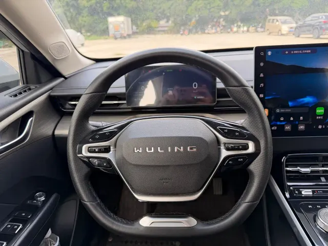 Wuling Starlight — Фото автомобиля 16