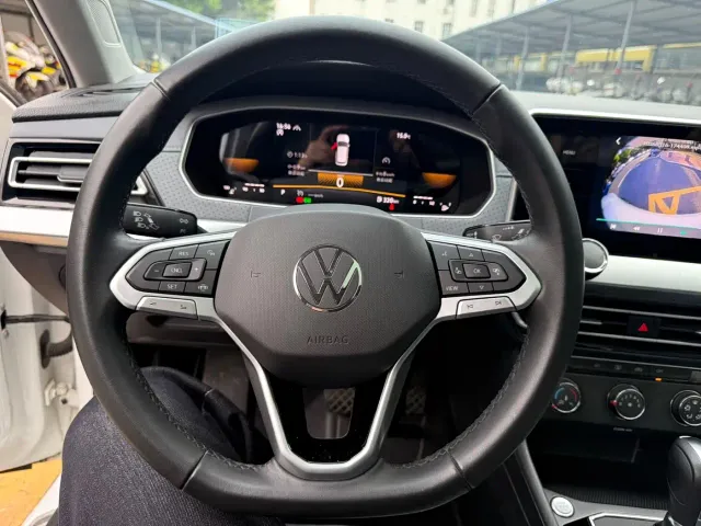 Volkswagen Lavida — Фото автомобиля 12