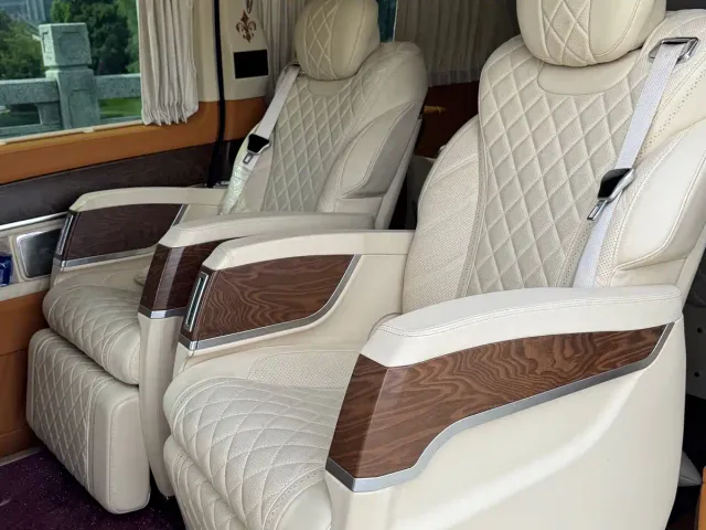 Mercedes-Benz V-Class — Фото автомобиля 11