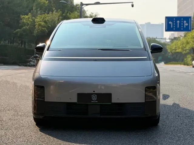 Li Auto MEGA — Фото автомобиля 2