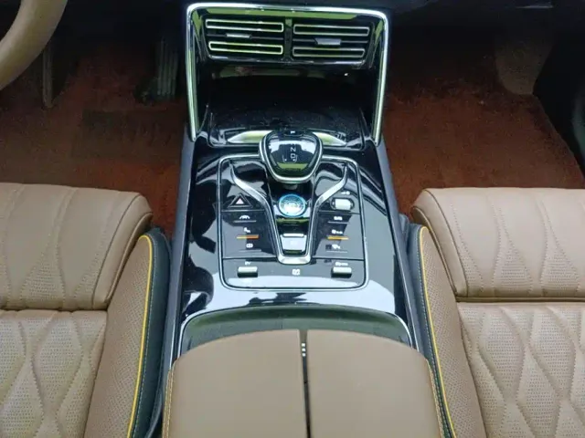 BYD Tang New Energy 2021 DM-i 112KM Honor — Фото автомобиля 16
