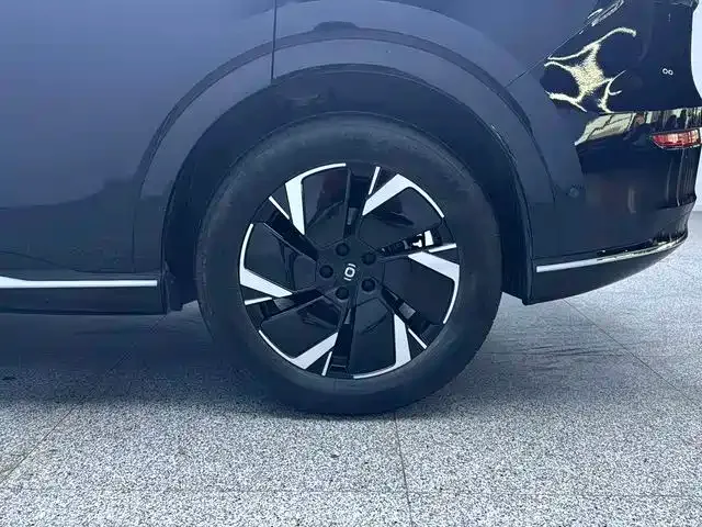 Changan Qiyuan Q07 — Фото автомобиля 10