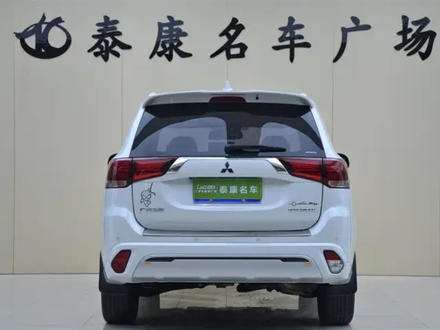 Mitsubishi Outlander — Фото автомобиля 3