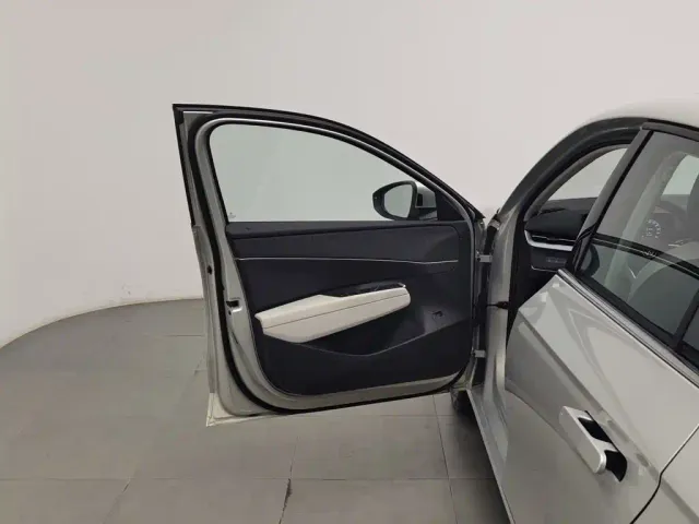 Volkswagen Sagitar — Фото автомобиля 8
