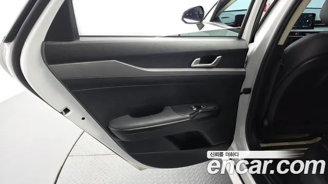 Kia K5 Новый K5 3 поколение 2.0 LPi(Для проката) — Фото автомобиля 24