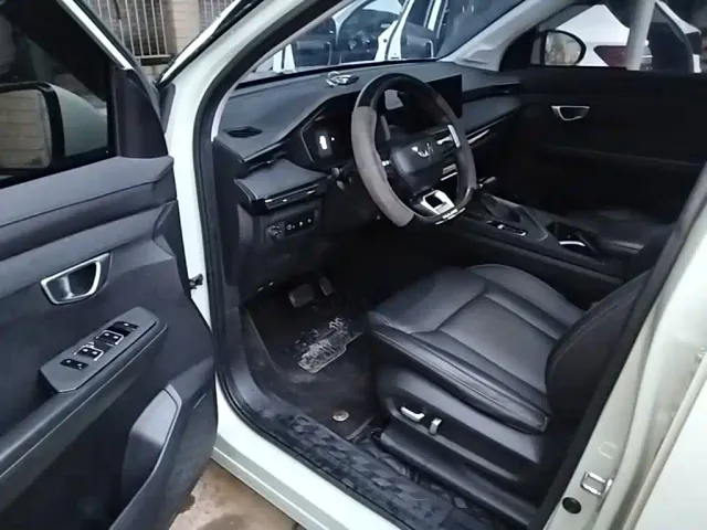 Wuling Asta — Фото автомобиля 15