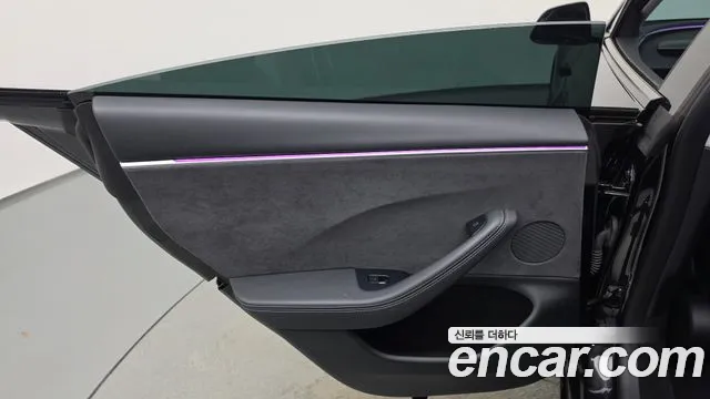 Tesla Model 3 — Фото автомобиля 4