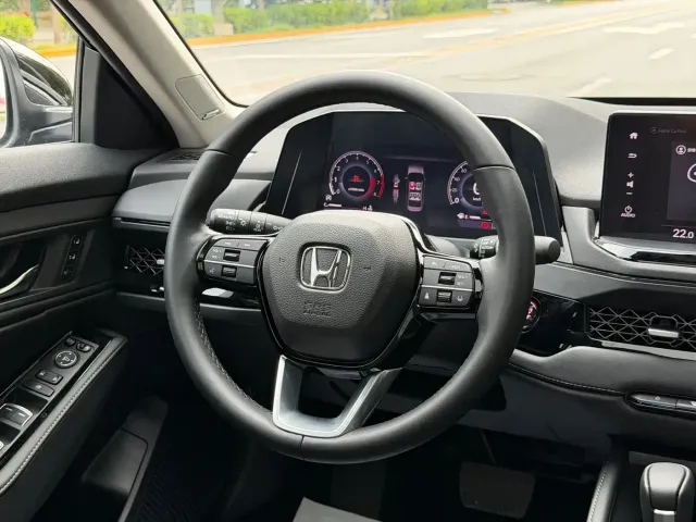 Honda Accord — Фото автомобиля 8