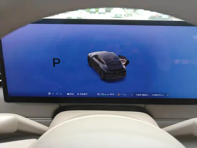 IM Motors LS6 — Фото автомобиля 19