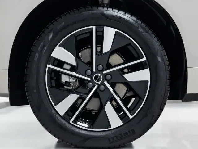 Volvo XC60 — Фото автомобиля 7