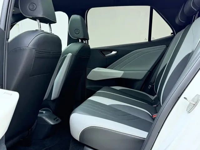 Volkswagen ID.3 — Фото автомобиля 6