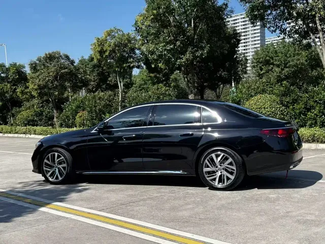 Mercedes-Benz E-Class — Фото автомобиля 8