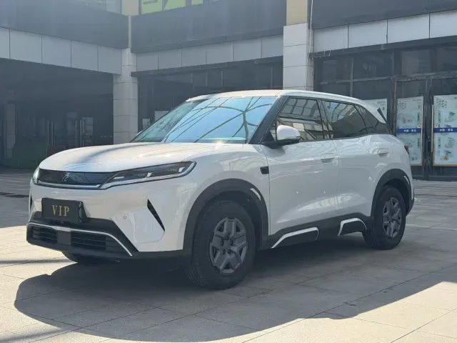 Фотография автомобиля — BYD Yuan UP