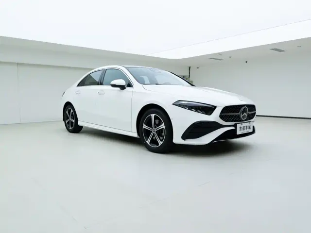 Mercedes-Benz A-Class — Фото автомобиля 3