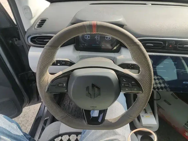 Leapmotor T03 — Фото автомобиля 10