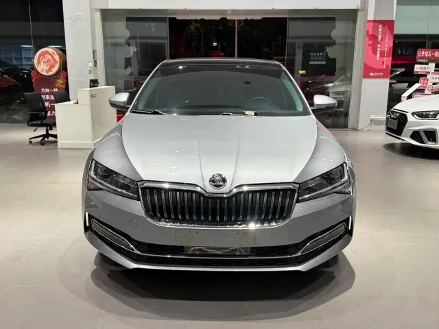Skoda Superb — Фото автомобиля 2