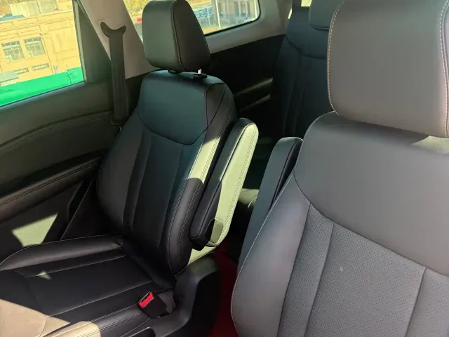 Wuling Jiachen — Фото автомобиля 21