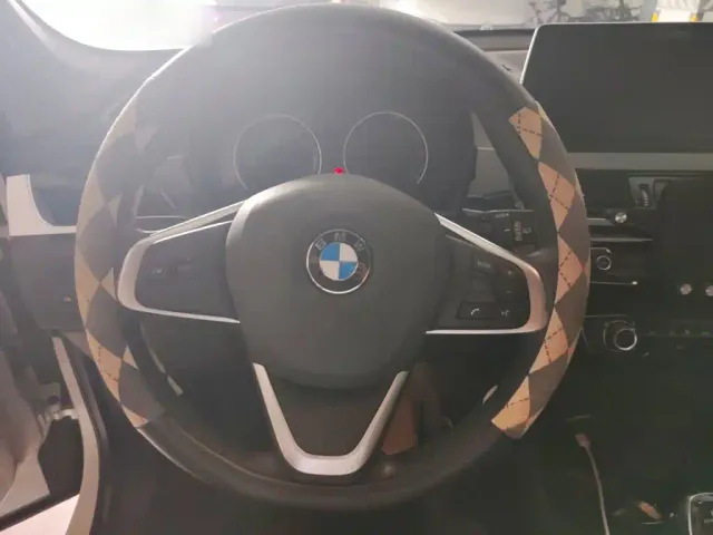 BMW X1 — Фото автомобиля 11