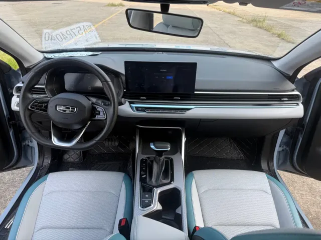 Geely Emgrand — Фото автомобиля 13