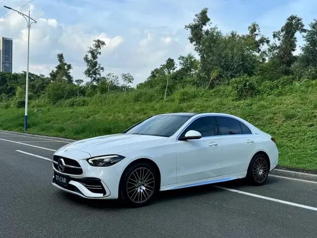 Фотография автомобиля — Mercedes-Benz C-Class