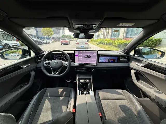 Volkswagen Tiguan L — Фото автомобиля 11
