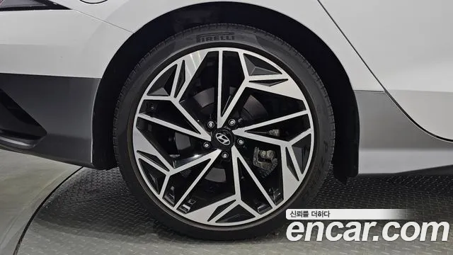 Hyundai Ioniq6 — Фото автомобиля 5