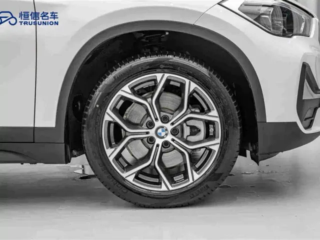 BMW X1 — Фото автомобиля 11