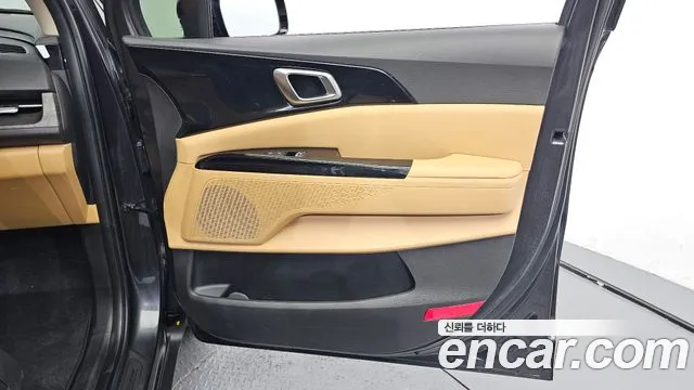 Kia Canival — Фото автомобиля 17