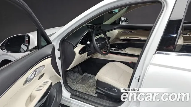 Genesis GV70 — Фото автомобиля 10