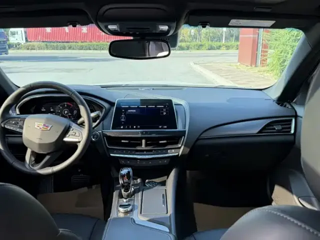 Cadillac CT5 — Фото автомобиля 9