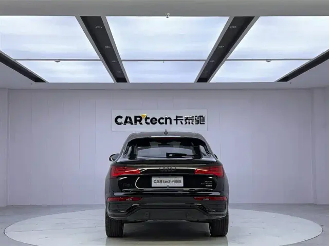 Audi Q5L Sportback — Фото автомобиля 4